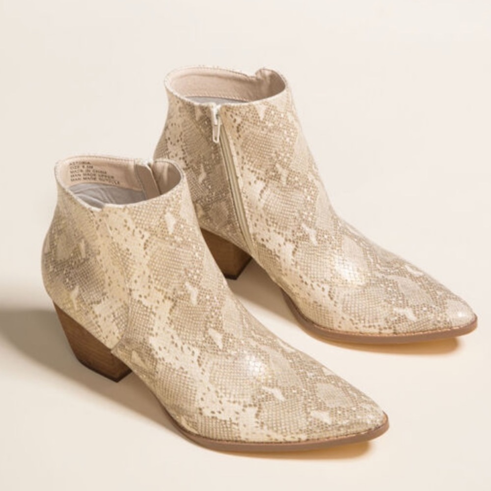 Coconuts by Matisse Ankle Booties